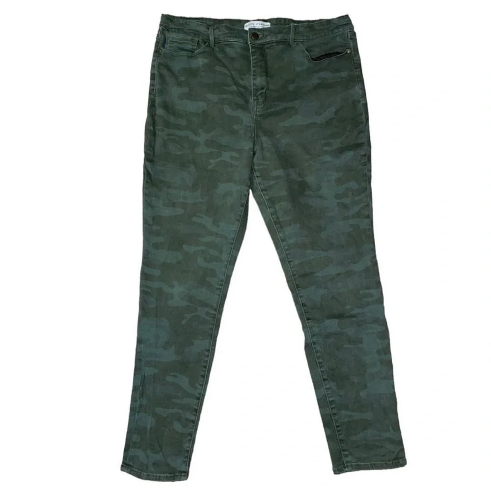 GUC  Sanctuary Social Standard Camo Skinny Jeans(size16) - Picture 8 of 8